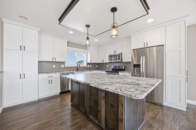 1809 42nd Street S, Moorhead, MN 56560