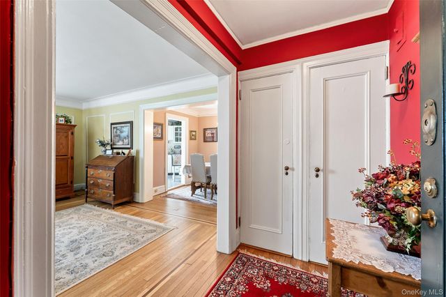 42 Pondfield W 6D, Bronxville, NY 10708