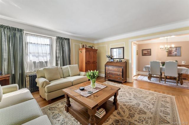 42 Pondfield W 6D, Bronxville, NY 10708