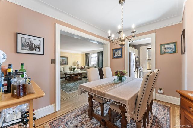 42 Pondfield W 6D, Bronxville, NY 10708