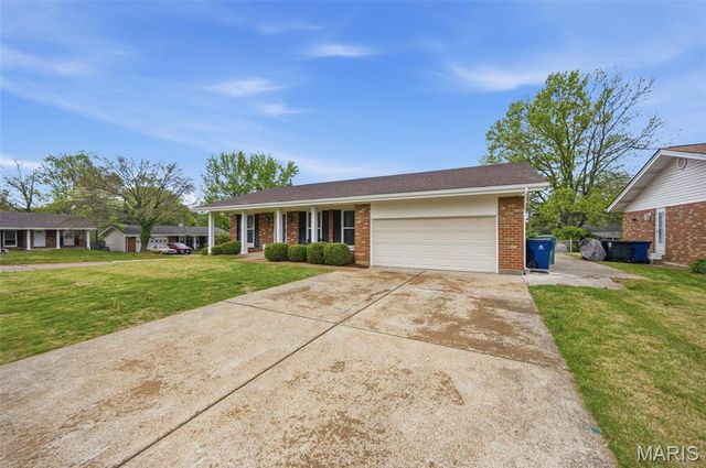 4394 Satiris Drive, Florissant, MO 63033
