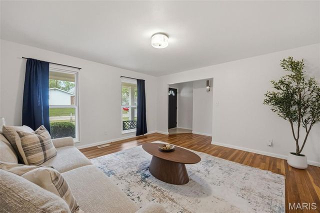 4394 Satiris Drive, Florissant, MO 63033