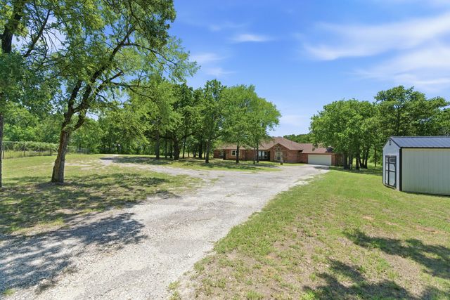 321 County Road 211 Road, Gainesville, TX 76240