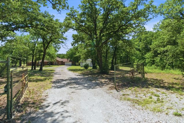 321 County Road 211 Road, Gainesville, TX 76240