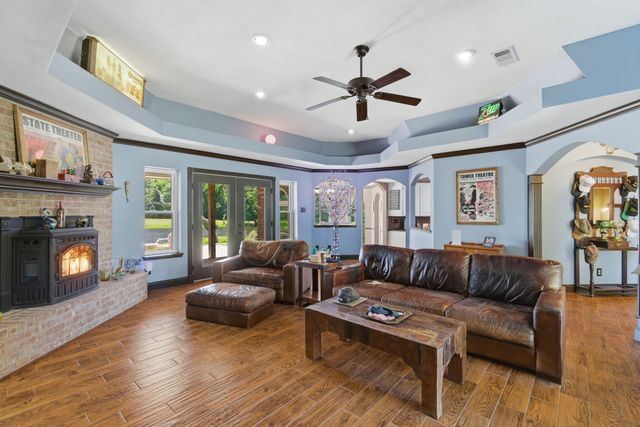 321 County Road 211 Road, Gainesville, TX 76240