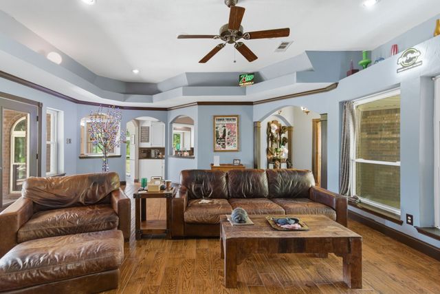 321 County Road 211 Road, Gainesville, TX 76240