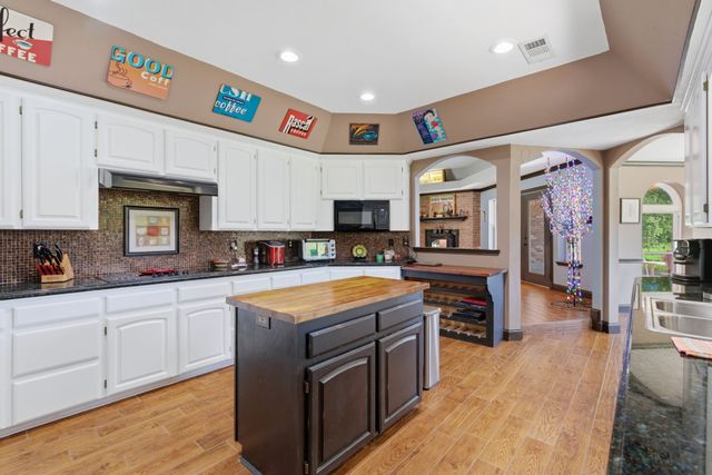 321 County Road 211 Road, Gainesville, TX 76240