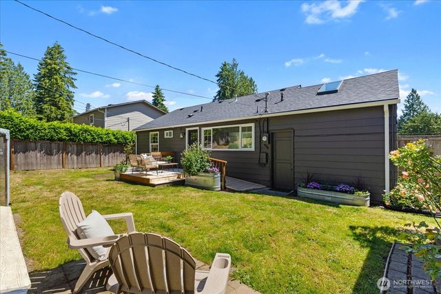 16237 10th Avenue NE, Shoreline, WA 98155