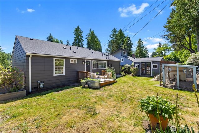 16237 10th Avenue NE, Shoreline, WA 98155