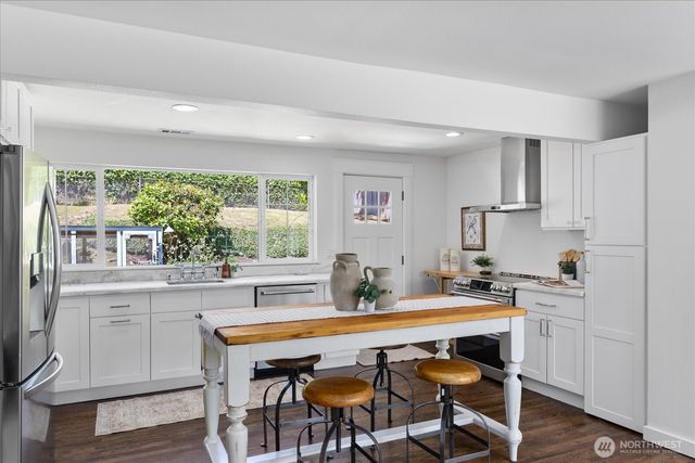 16237 10th Avenue NE, Shoreline, WA 98155