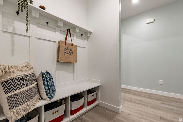 8725 W BECKVILLE DR, Magna, UT 84044