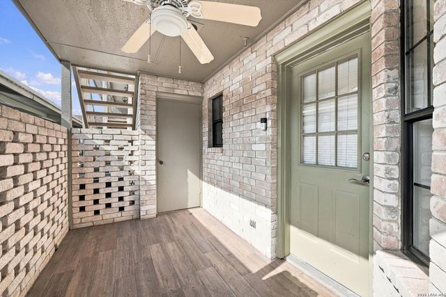 8415 Fredericksburg Rd Apt 902, San Antonio, TX 78229