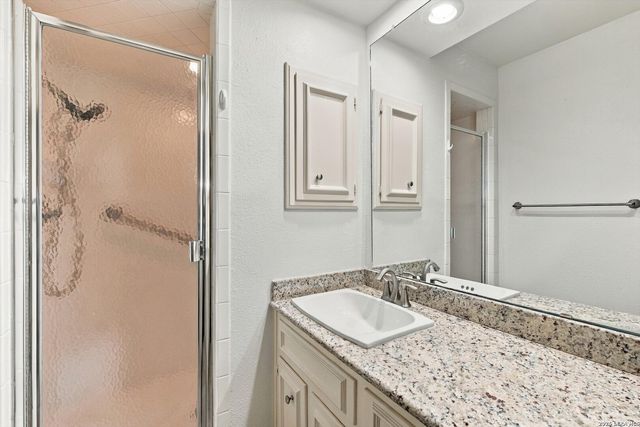 8415 Fredericksburg Rd Apt 902, San Antonio, TX 78229