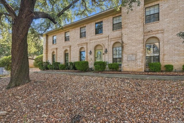 8415 Fredericksburg Rd Apt 902, San Antonio, TX 78229