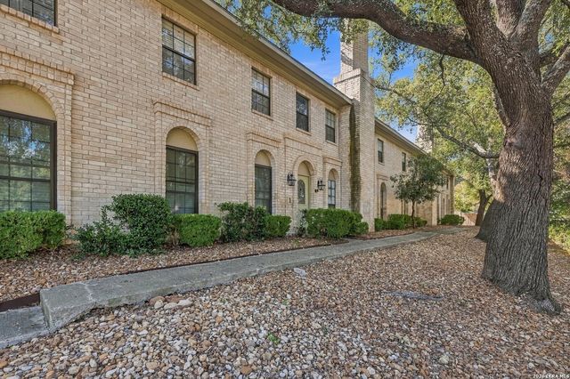 8415 Fredericksburg Rd Apt 902, San Antonio, TX 78229