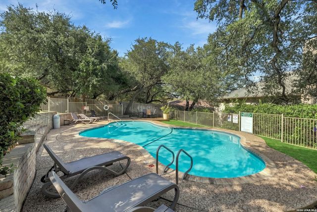 8415 Fredericksburg Rd Apt 902, San Antonio, TX 78229