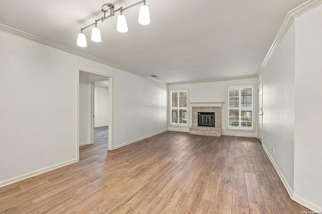 8415 Fredericksburg Rd Apt 902, San Antonio, TX 78229