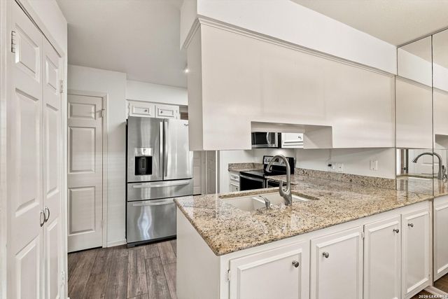 8415 Fredericksburg Rd Apt 902, San Antonio, TX 78229