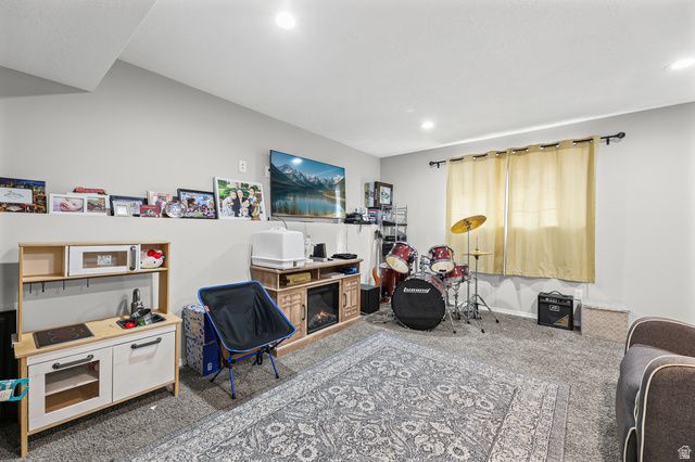 1028 E CANFIELD DR, Ogden, UT 84404