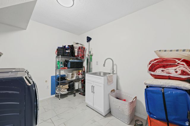 1028 E CANFIELD DR, Ogden, UT 84404