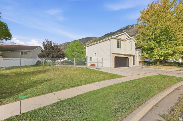 1028 E CANFIELD DR, Ogden, UT 84404