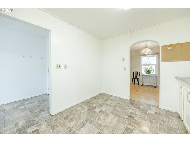 2240 5TH St, Springfield, OR 97477