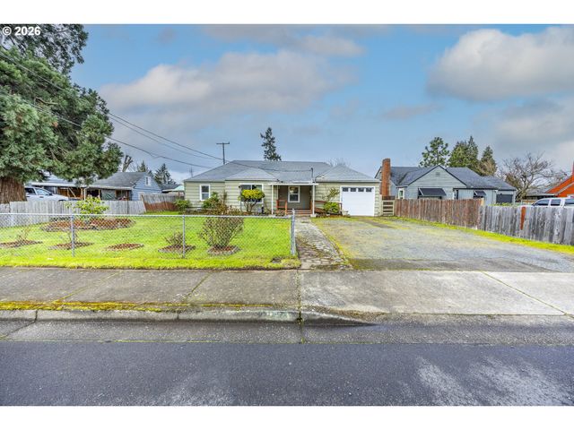 2240 5TH St, Springfield, OR 97477