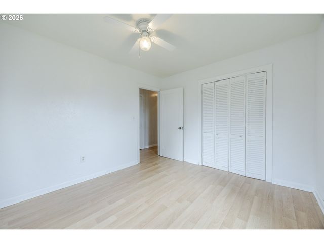 2240 5TH St, Springfield, OR 97477