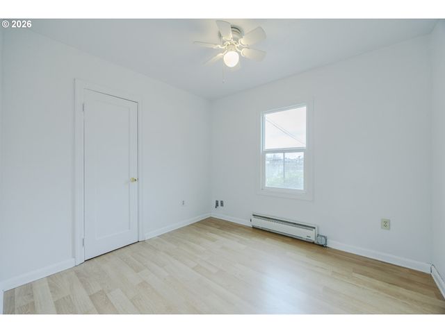 2240 5TH St, Springfield, OR 97477