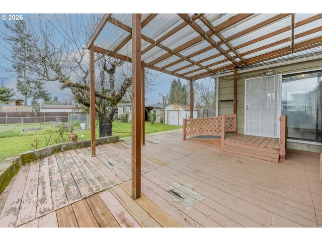 2240 5TH St, Springfield, OR 97477