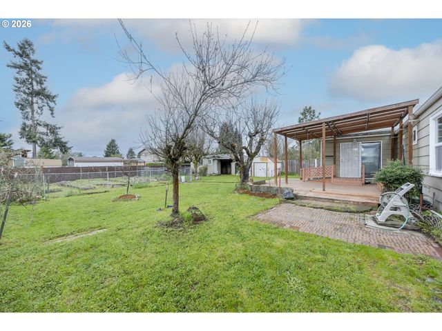 2240 5TH St, Springfield, OR 97477