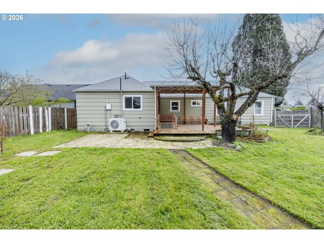 2240 5TH St, Springfield, OR 97477