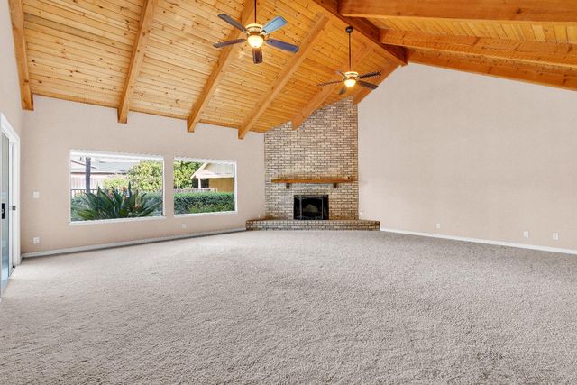 6518 N Dolores, Fresno, CA 93711