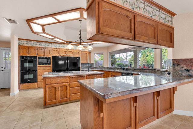 6518 N Dolores, Fresno, CA 93711