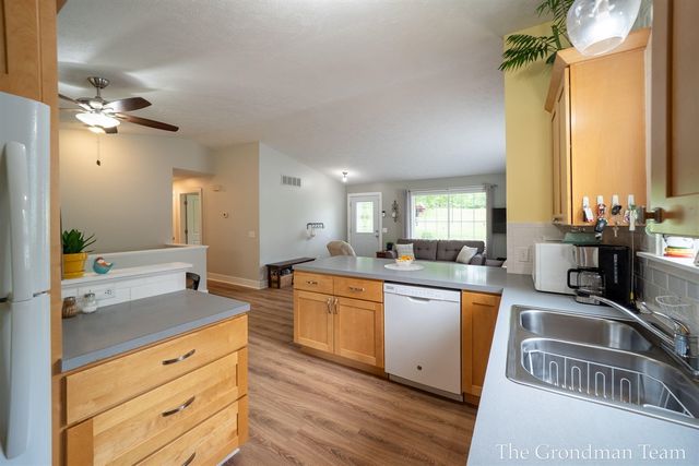 13178 Spruceridge Road, Gowen, MI 49326