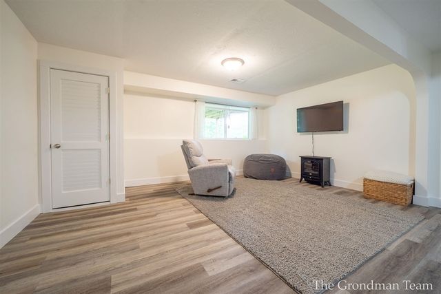 13178 Spruceridge Road, Gowen, MI 49326