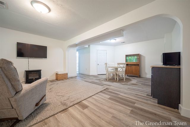 13178 Spruceridge Road, Gowen, MI 49326