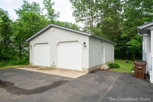 13178 Spruceridge Road, Gowen, MI 49326
