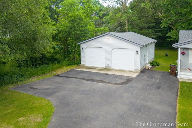 13178 Spruceridge Road, Gowen, MI 49326