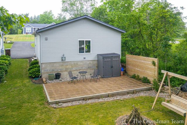 13178 Spruceridge Road, Gowen, MI 49326