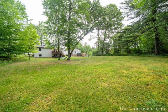 13178 Spruceridge Road, Gowen, MI 49326