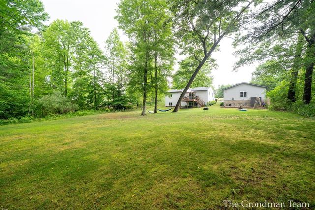 13178 Spruceridge Road, Gowen, MI 49326