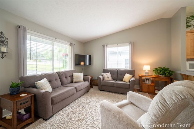 13178 Spruceridge Road, Gowen, MI 49326