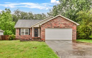 2819 Fenton Ct, Clarksville, TN 37040