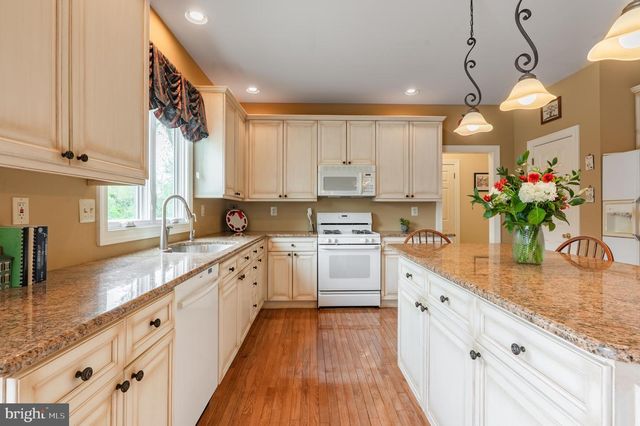 694 MISTY HOLLOW, Maple Glen, PA 19002