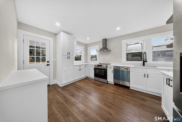 11 Hendrie Court, Stamford, CT 06902