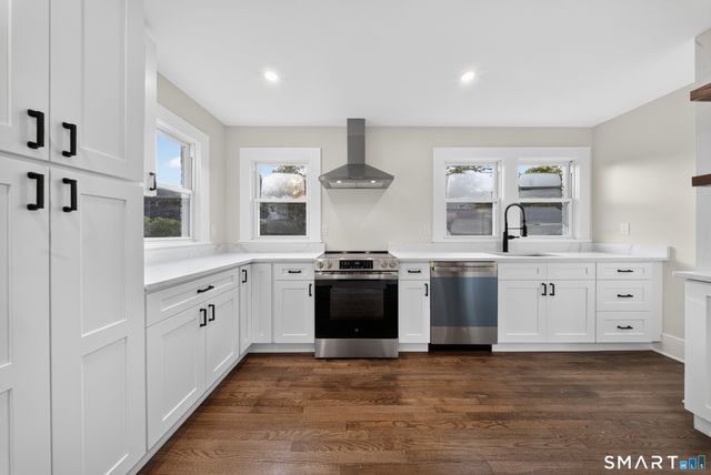 11 Hendrie Court, Stamford, CT 06902