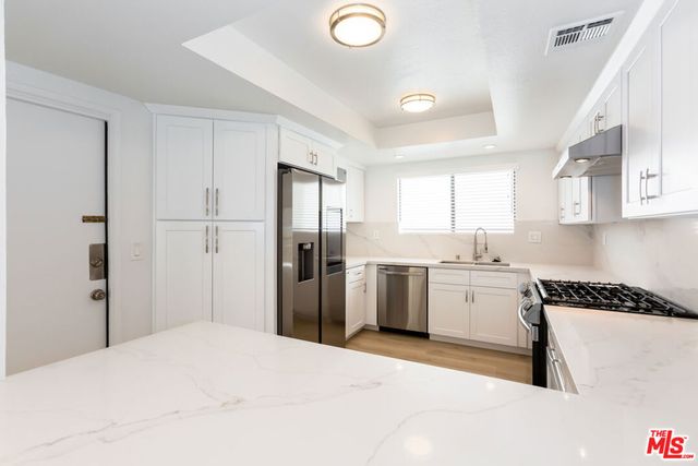 1738 S Bentley Avenue 302, Los Angeles, CA 90025