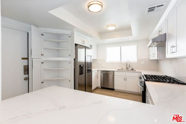 1738 S Bentley Avenue 302, Los Angeles, CA 90025