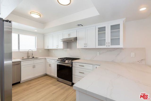 1738 S Bentley Avenue 302, Los Angeles, CA 90025